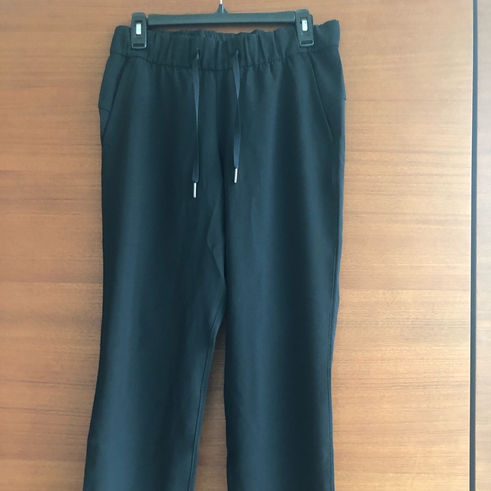 Lululemon On The Fly 7/8 Pant Black size 6 Woven